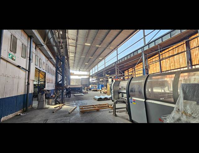 9,130M² WAREHOUSE FOR SALE IN DENVER